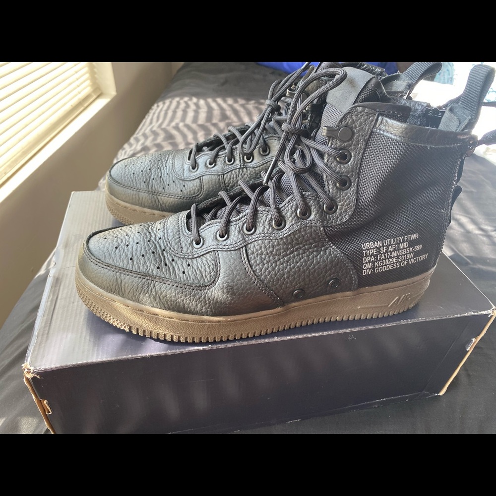 Air Force ones SF Mids